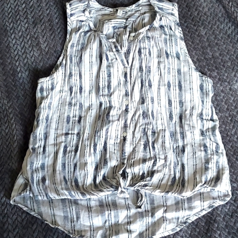 Medium lucky brand women's top. White and navy